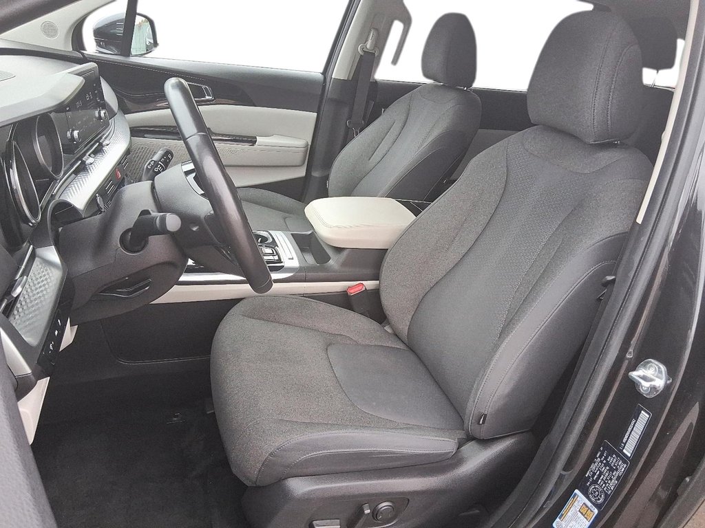 2024 Kia Carnival LX+ FWD in Stratford, Ontario - 8 - w1024h768px