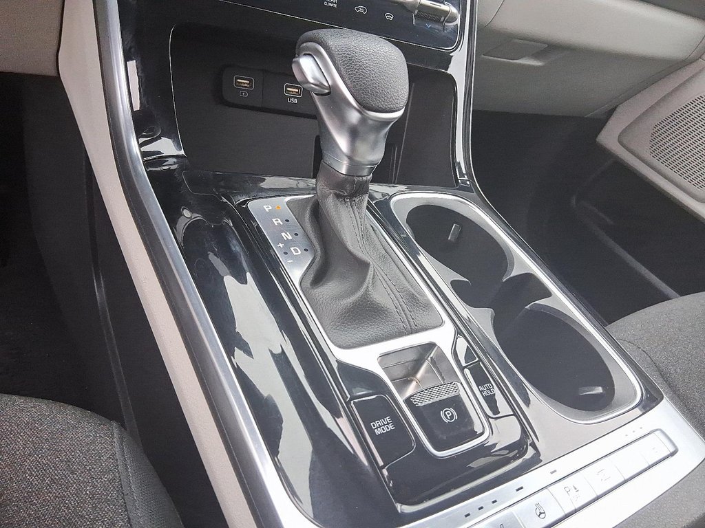 2024 Kia Carnival LX+ FWD in Stratford, Ontario - 17 - w1024h768px