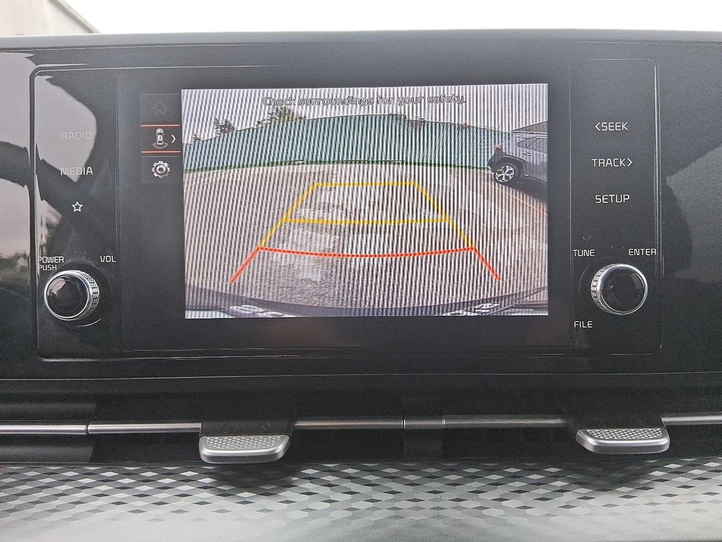 2024 Kia Carnival LX+ FWD in Stratford, Ontario - 18 - w1024h768px