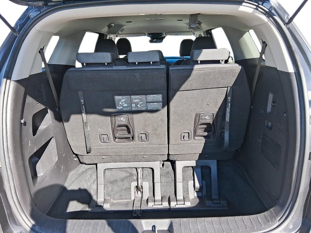 2024 Kia Carnival LX FWD in Stratford, Ontario - 7 - w1024h768px