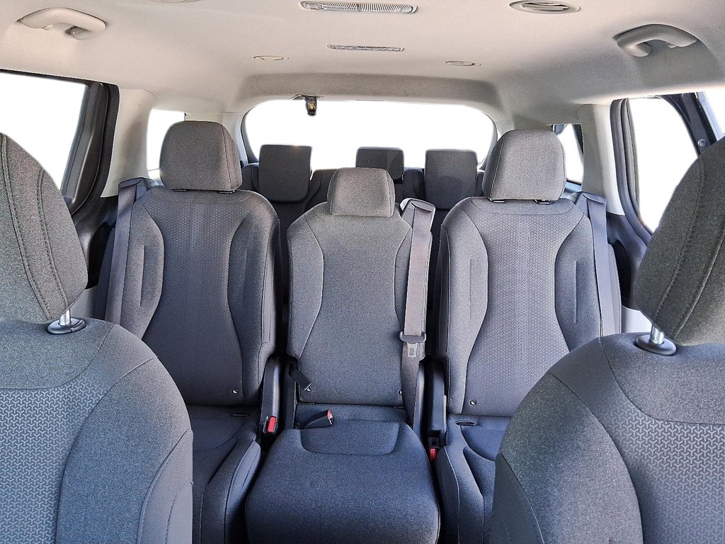 2024 Kia Carnival LX FWD in Stratford, Ontario - 11 - w1024h768px