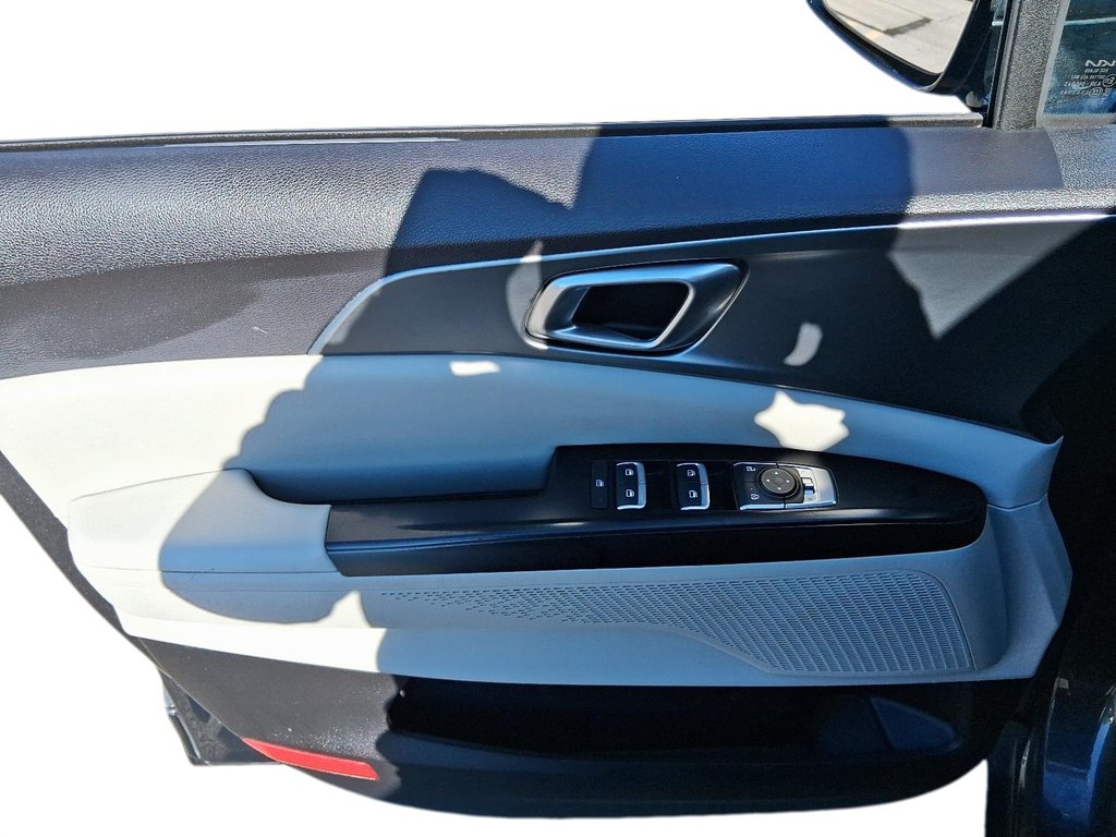 2024 Kia Carnival LX FWD in Stratford, Ontario - 13 - w1024h768px