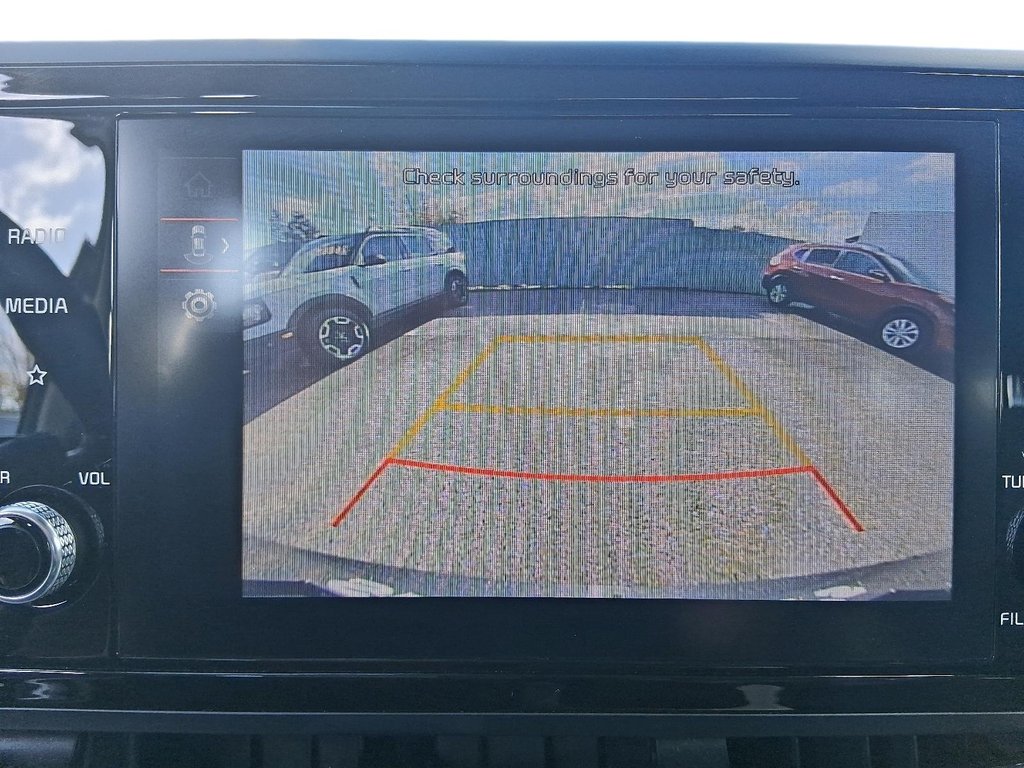 2024 Kia Carnival LX+ FWD in Stratford, Ontario - 19 - w1024h768px