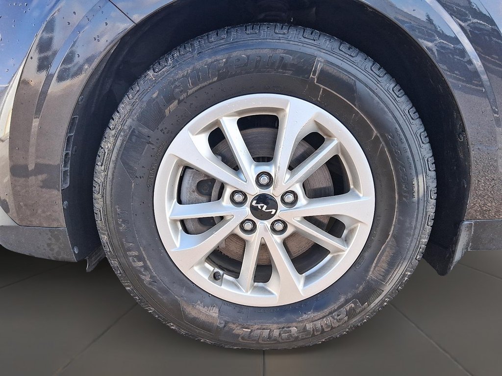 2024 Kia Carnival LX+ FWD in Stratford, Ontario - 7 - w1024h768px