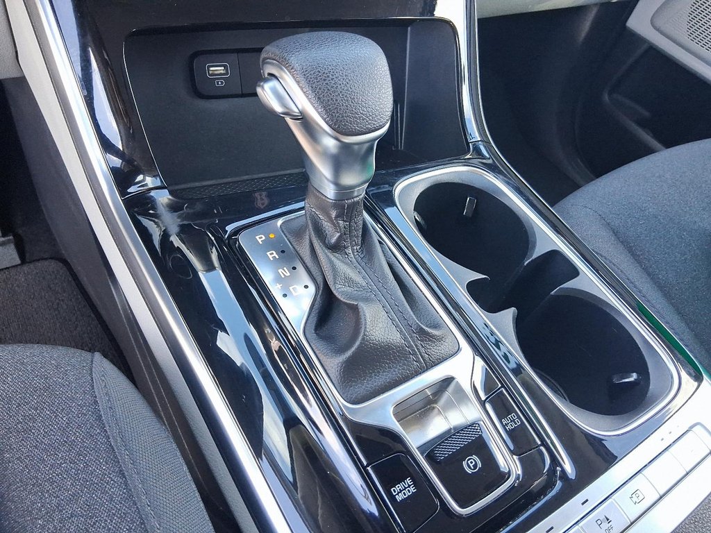 2024 Kia Carnival LX+ FWD in Stratford, Ontario - 17 - w1024h768px