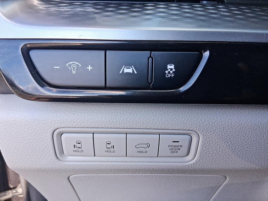 2024 Kia Carnival LX+ FWD in Stratford, Ontario - 18 - w1024h768px