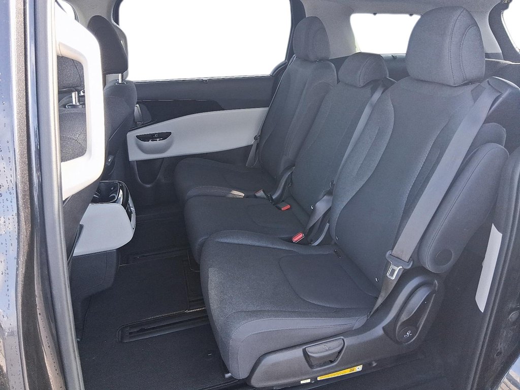 2024 Kia Carnival LX+ FWD in Stratford, Ontario - 9 - w1024h768px