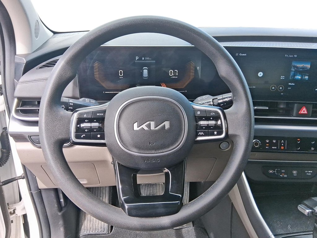 2025 Kia Carnival LX FWD in Stratford, Ontario - 12 - w1024h768px