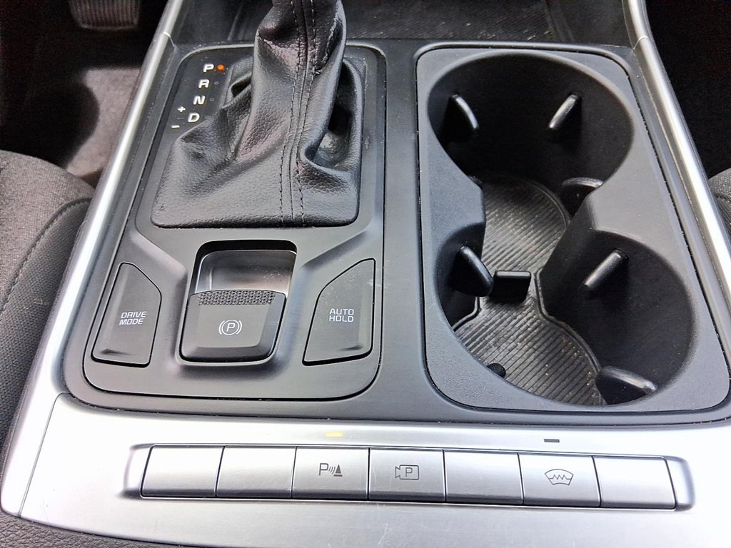 2025 Kia Carnival LX FWD in Stratford, Ontario - 17 - w1024h768px