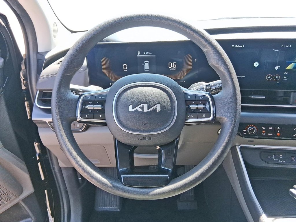 2025 Kia Carnival LX FWD in Stratford, Ontario - 13 - w1024h768px