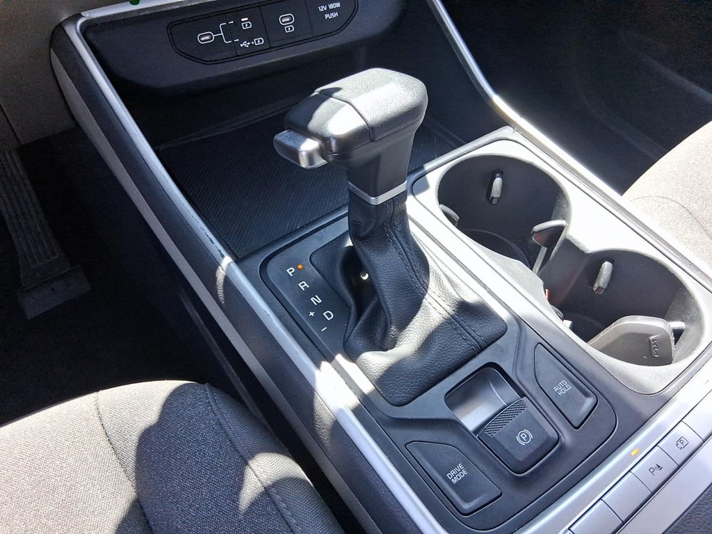 2025 Kia Carnival LX FWD in Stratford, Ontario - 17 - w1024h768px
