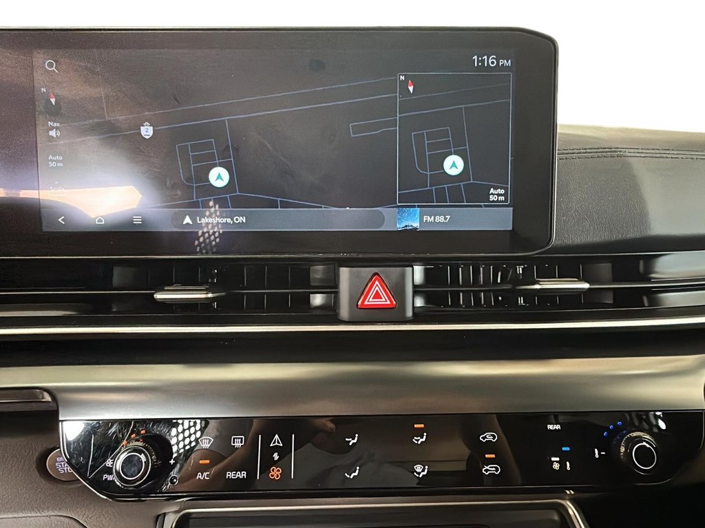 2025 Kia Carnival LX FWD in Stratford, Ontario - 15 - w1024h768px