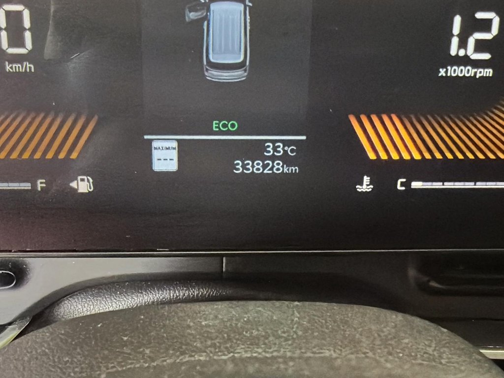 2025 Kia Carnival LX FWD in Stratford, Ontario - 11 - w1024h768px