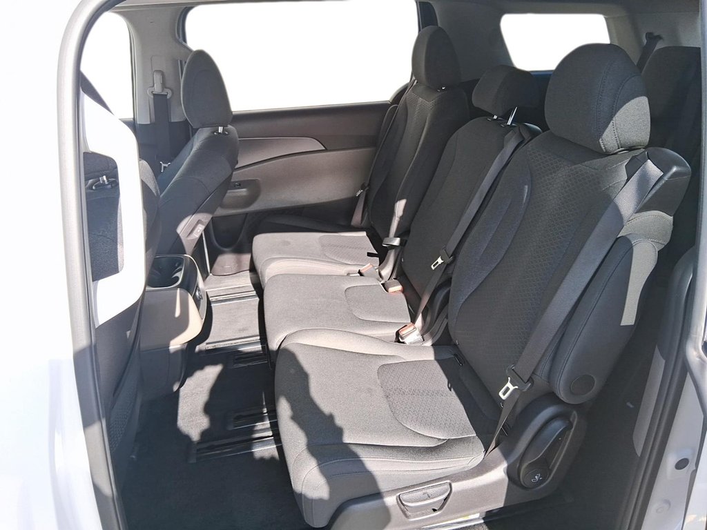 2025 Kia Carnival LX FWD in Stratford, Ontario - 9 - w1024h768px