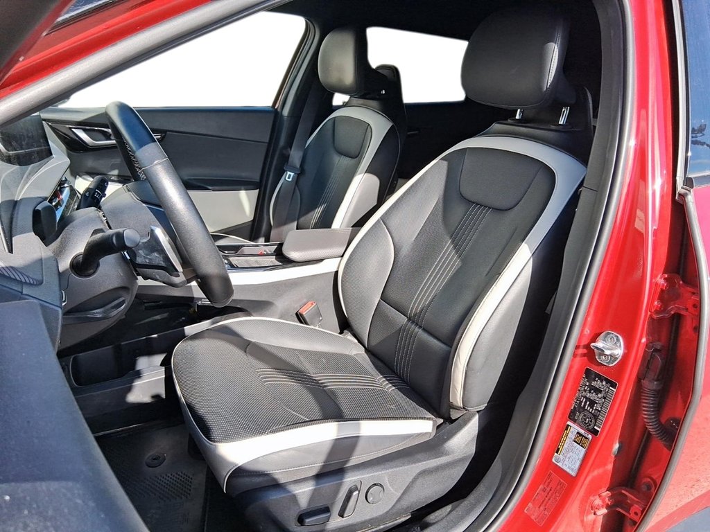 2022 Kia Ev6 AWD LR w/ GT-Line Pkg 1 in Stratford, Ontario - 9 - w1024h768px