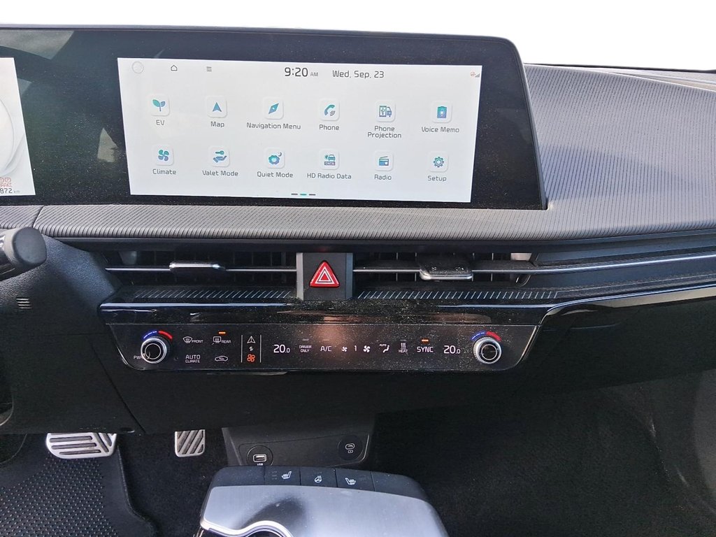 2022 Kia Ev6 AWD LR w/ GT-Line Pkg 1 in Stratford, Ontario - 16 - w1024h768px