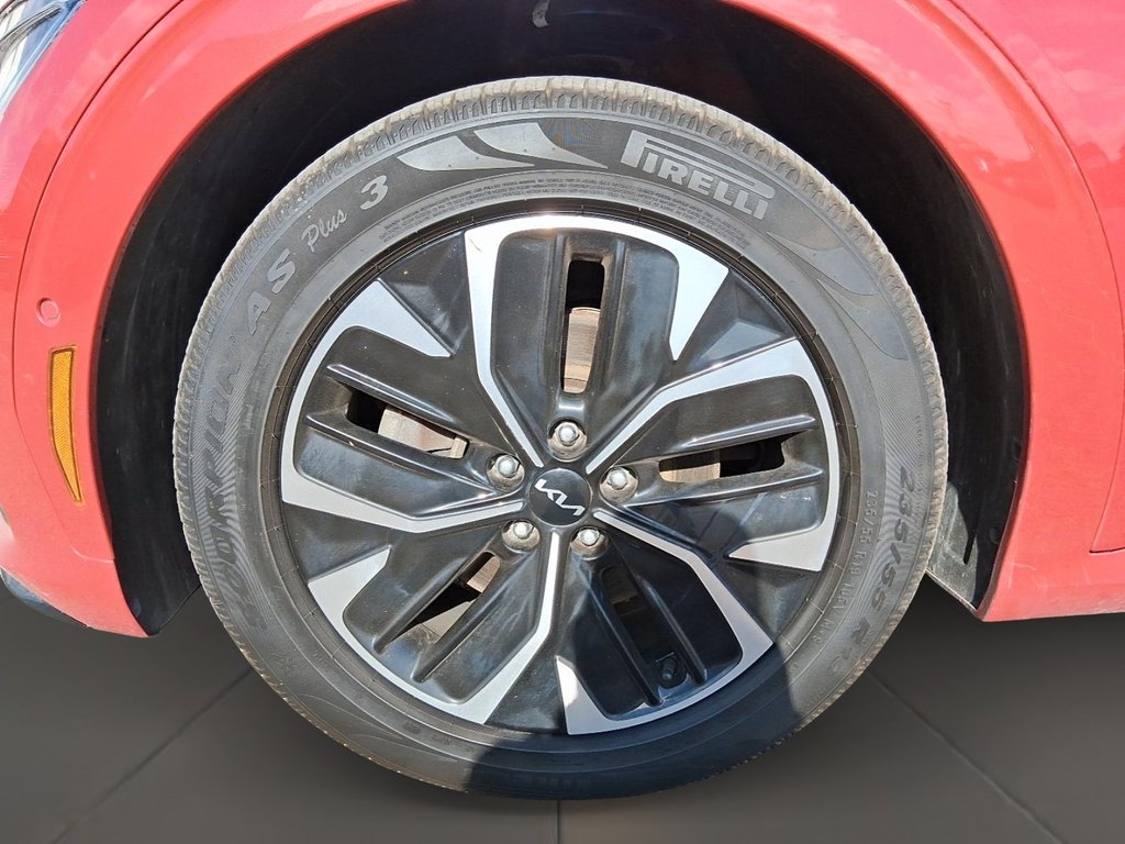 2022 Kia Ev6 AWD LR w/ GT-Line Pkg 1 in Stratford, Ontario - 8 - w1024h768px