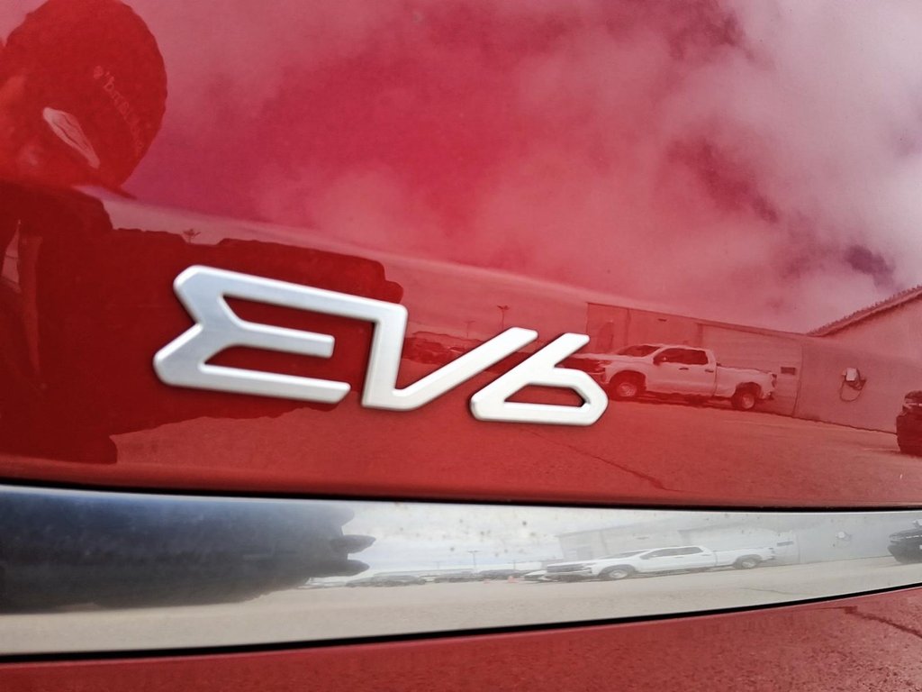 2024 Kia EV6 Wind RWD in Stratford, Ontario - 8 - w1024h768px