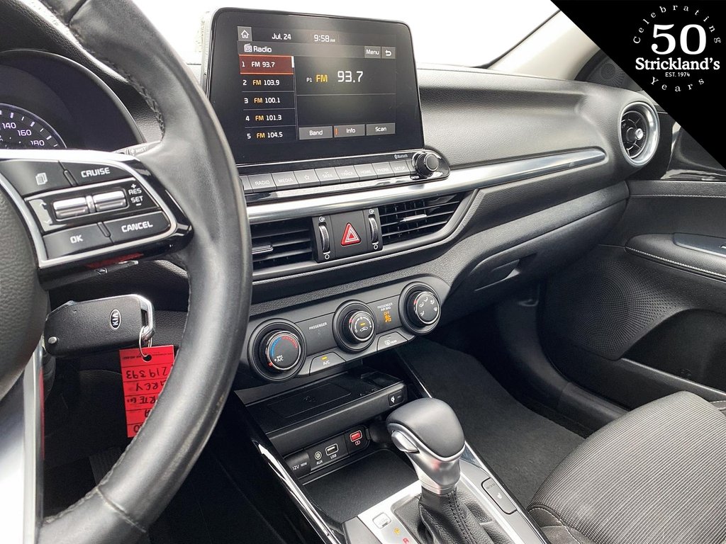 2020 Kia Forte Sedan EX+ IVT in Stratford, Ontario - 14 - w1024h768px