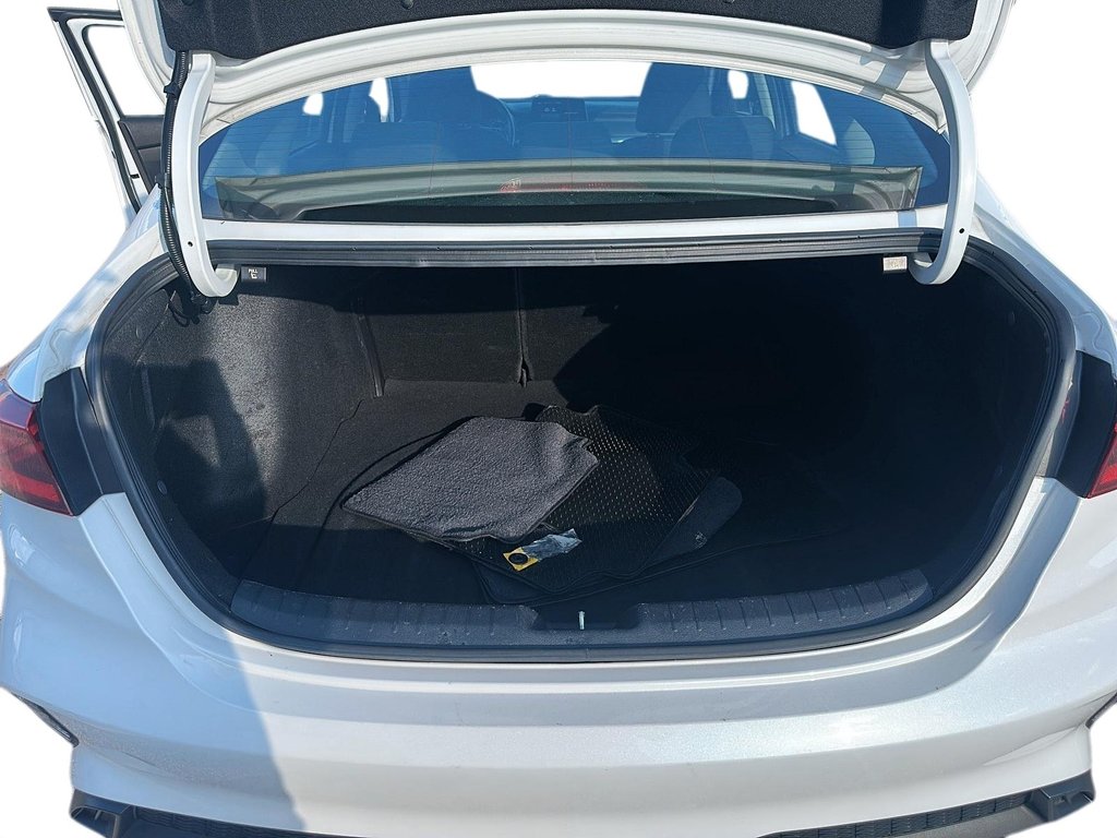 2022 Kia Forte Sedan LX IVT in Stratford, Ontario - 6 - w1024h768px