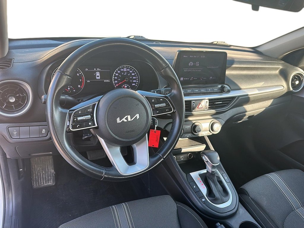 2022 Kia Forte Sedan LX IVT in Stratford, Ontario - 9 - w1024h768px