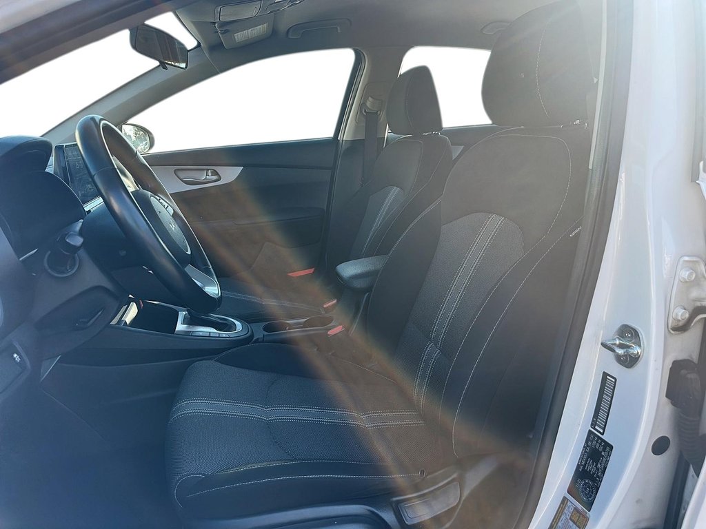 2022 Kia Forte Sedan LX IVT in Stratford, Ontario - 8 - w1024h768px