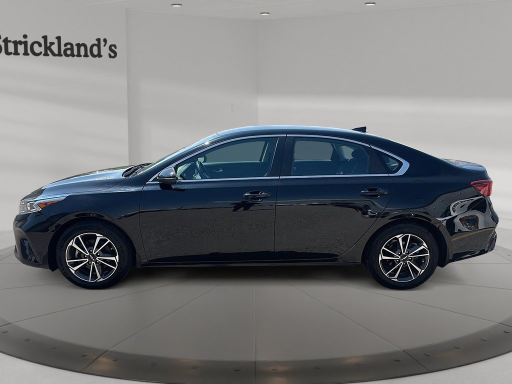 2022 Kia Forte Sedan EX IVT in Stratford, Ontario - 5 - w1024h768px