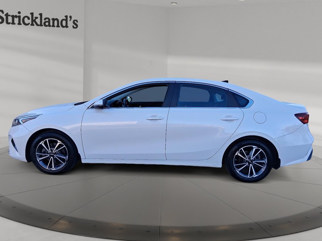 2022 Kia Forte Sedan EX IVT in Stratford, Ontario - 5 - w1024h768px