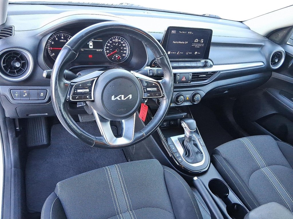 2022 Kia Forte Sedan EX IVT in Stratford, Ontario - 10 - w1024h768px