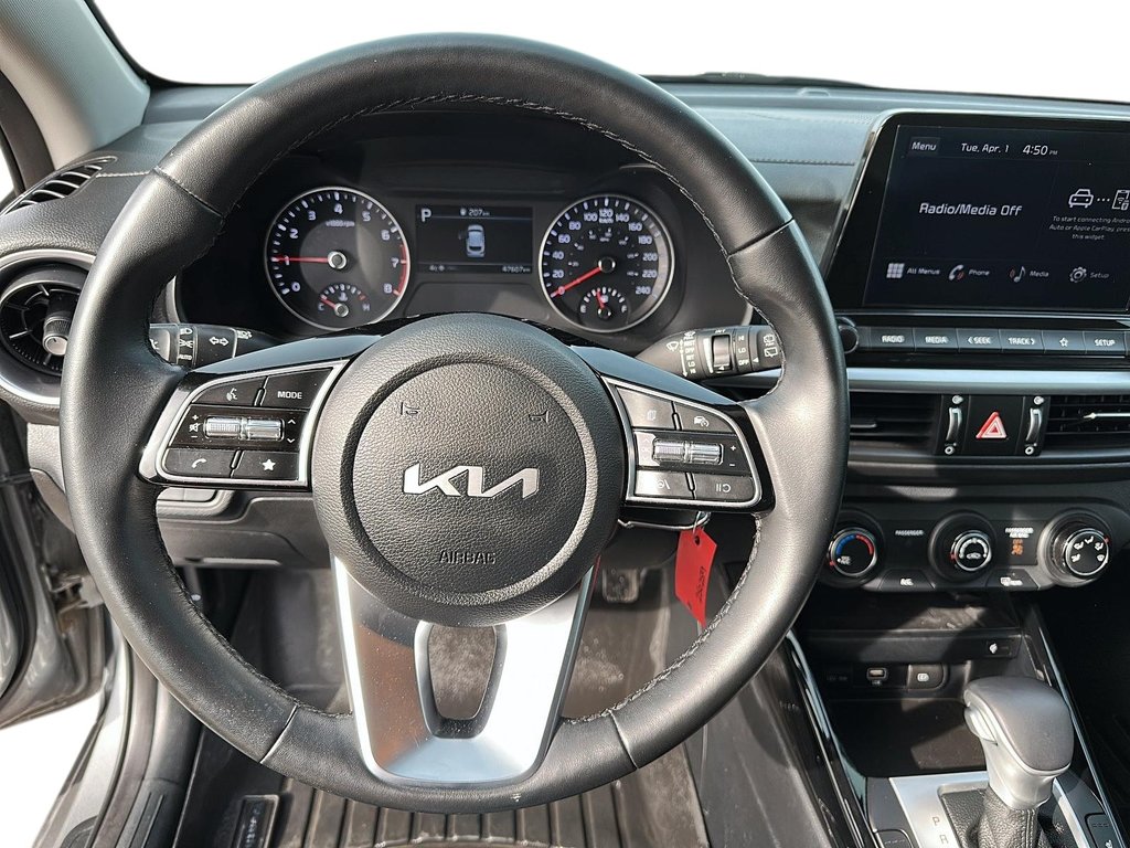 2023 Kia Forte (5) EX IVT in Stratford, Ontario - 11 - w1024h768px