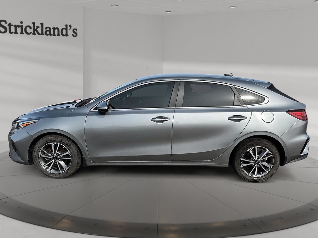 2023 Kia Forte (5) EX IVT in Stratford, Ontario - 5 - w1024h768px