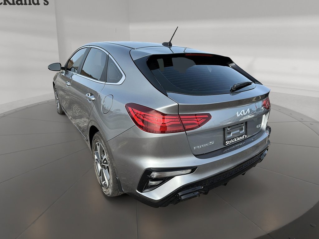2023 Kia Forte (5) EX IVT in Stratford, Ontario - 4 - w1024h768px