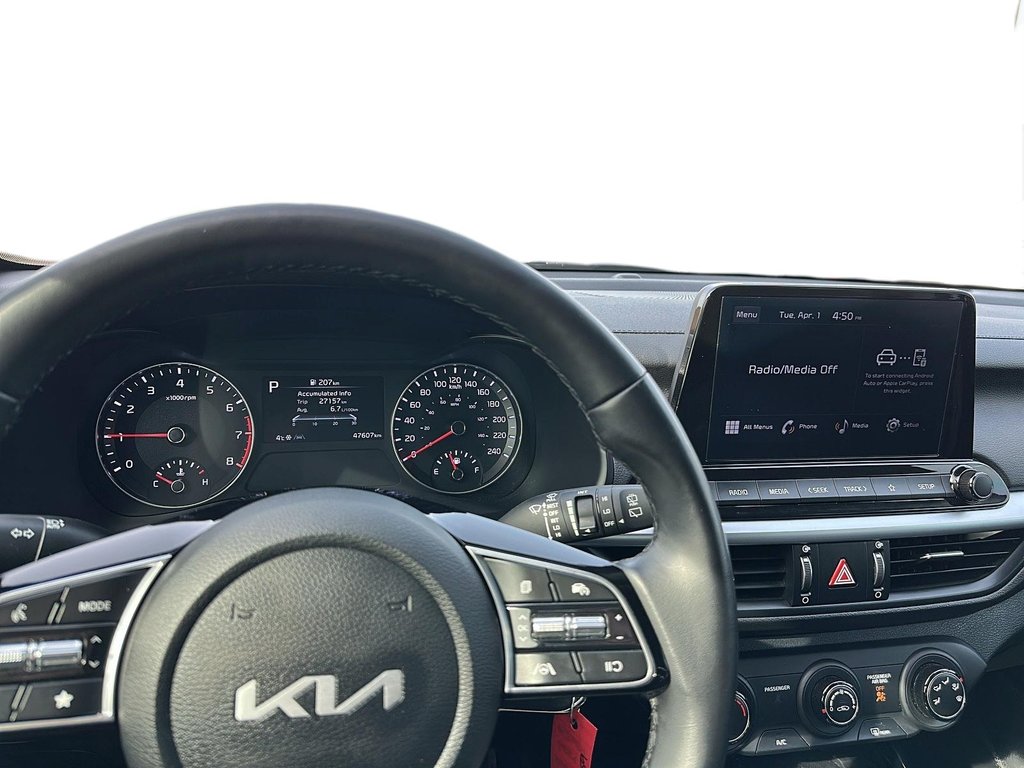 2023 Kia Forte (5) EX IVT in Stratford, Ontario - 13 - w1024h768px