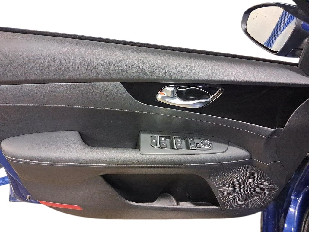 2023 Kia Forte Sedan EX+ IVT in Stratford, Ontario - 11 - w1024h768px