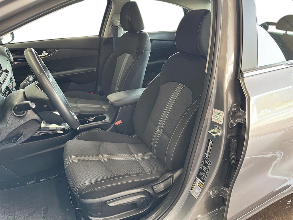 2024 Kia Forte EX IVT in Stratford, Ontario - 8 - w1024h768px