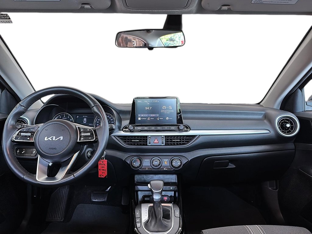 2024 Kia Forte EX IVT in Stratford, Ontario - 9 - w1024h768px
