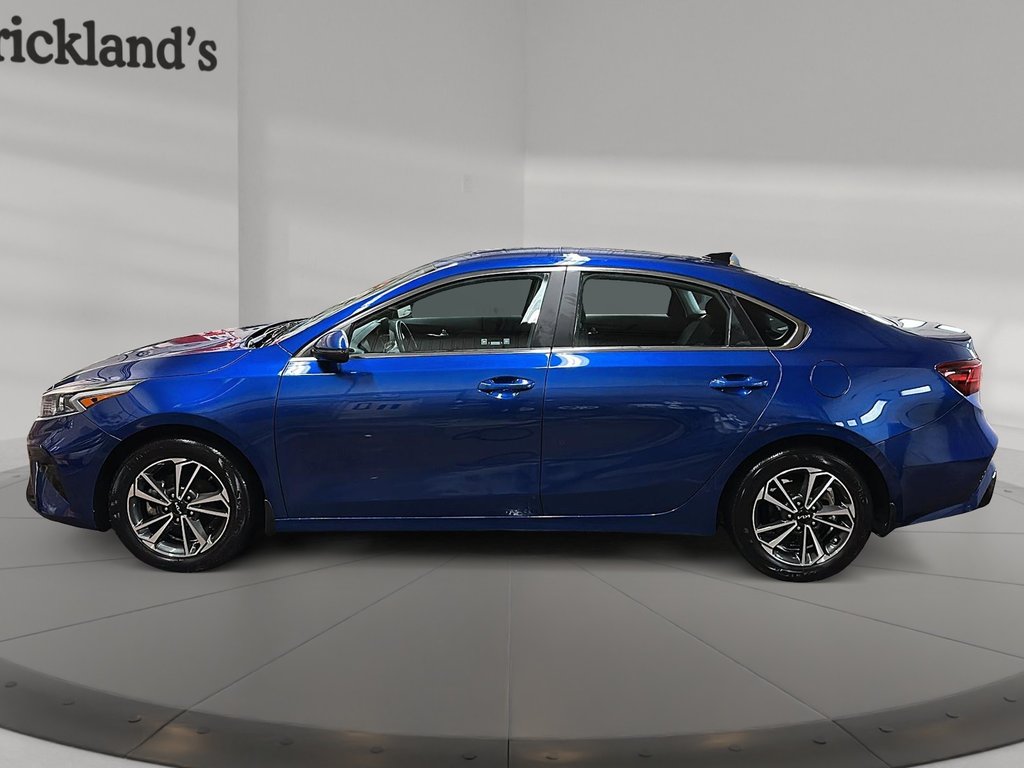 2024 Kia Forte EX IVT in Stratford, Ontario - 5 - w1024h768px