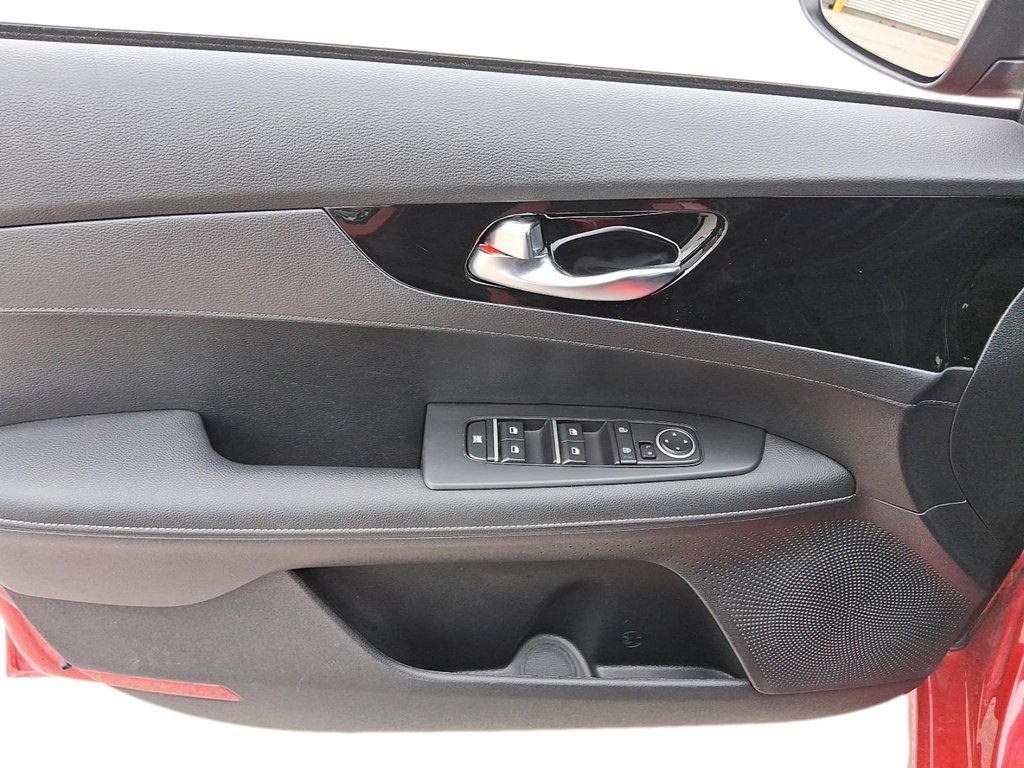 2024 Kia Forte EX IVT in Stratford, Ontario - 11 - w1024h768px