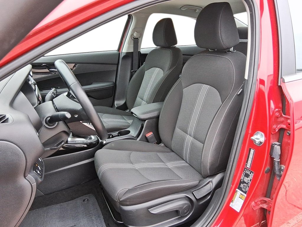 2024 Kia Forte EX IVT in Stratford, Ontario - 8 - w1024h768px