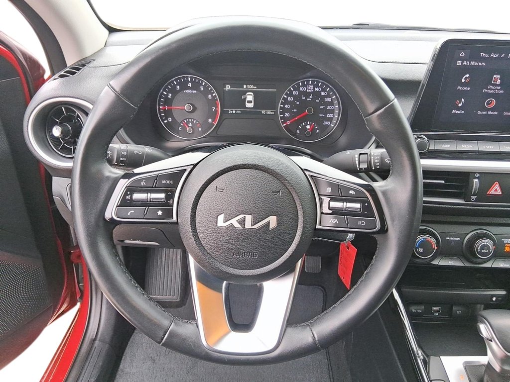2024 Kia Forte EX IVT in Stratford, Ontario - 12 - w1024h768px