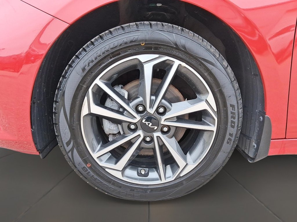 2024 Kia Forte EX IVT in Stratford, Ontario - 7 - w1024h768px