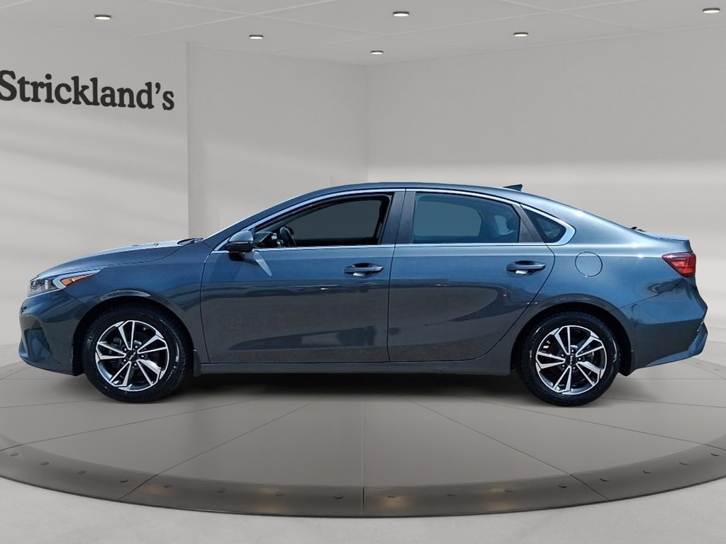 2024 Kia Forte EX IVT in Stratford, Ontario - 5 - w1024h768px