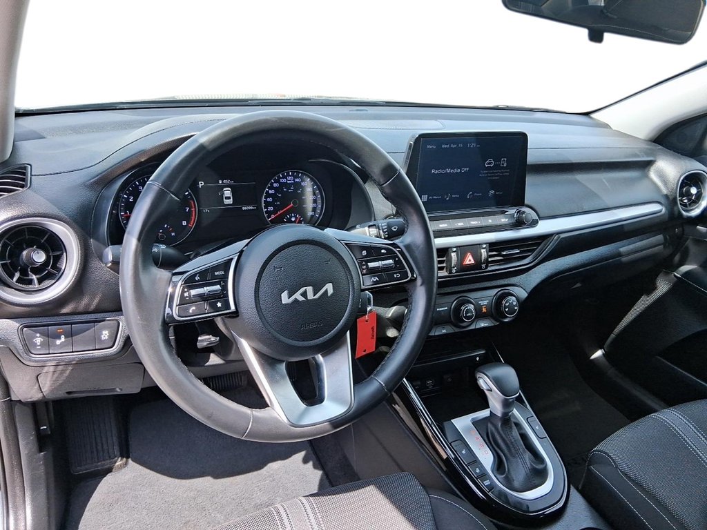 2024 Kia Forte EX IVT in Stratford, Ontario - 10 - w1024h768px