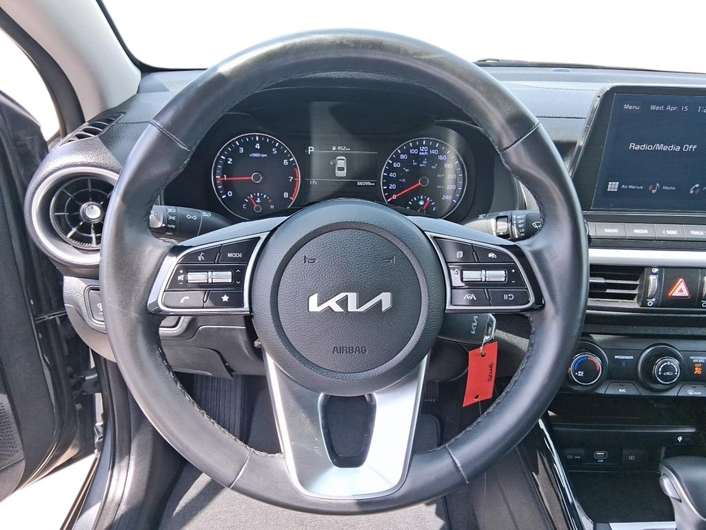 2024 Kia Forte EX IVT in Stratford, Ontario - 12 - w1024h768px