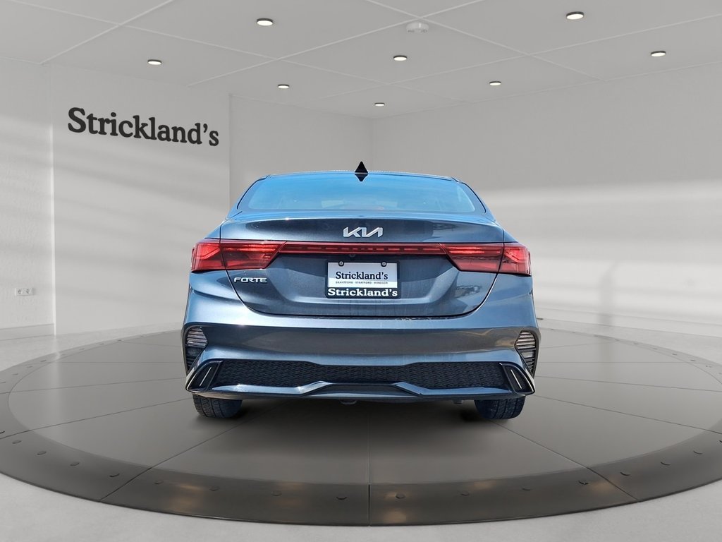 2024 Kia Forte EX IVT in Stratford, Ontario - 3 - w1024h768px