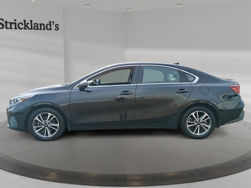 2024 Kia Forte EX IVT in Stratford, Ontario - 5 - w1024h768px