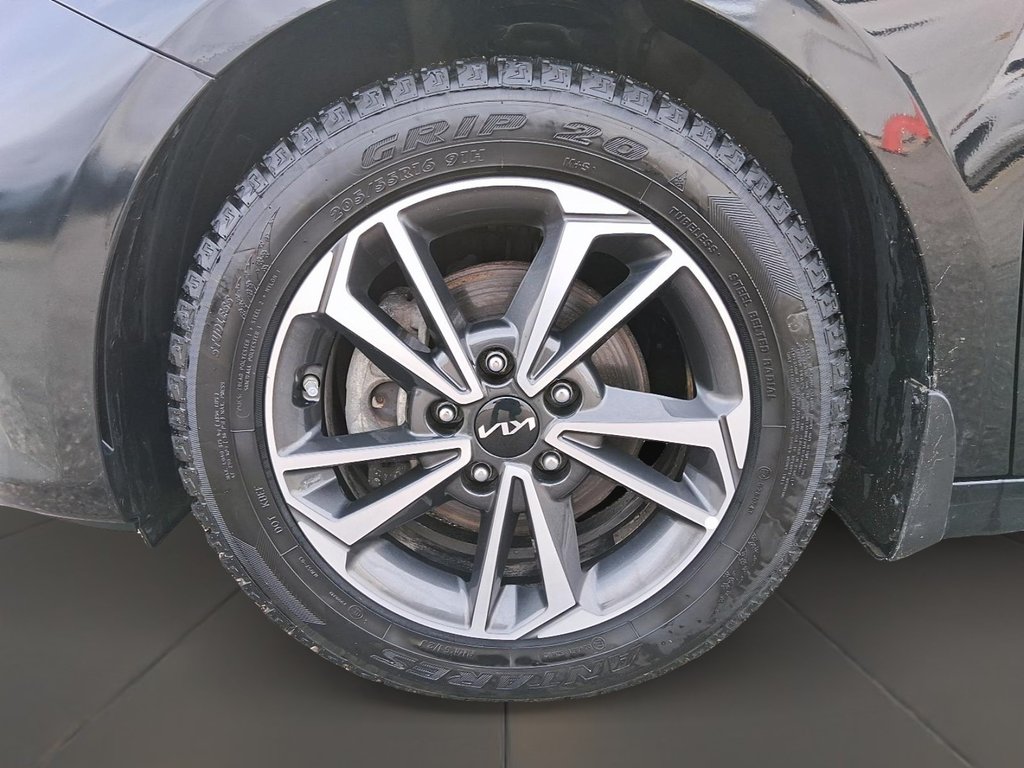2024 Kia Forte EX IVT in Stratford, Ontario - 7 - w1024h768px
