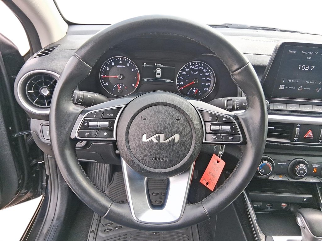 2024 Kia Forte EX IVT in Stratford, Ontario - 12 - w1024h768px