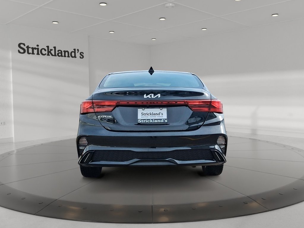 2024 Kia Forte EX IVT in Stratford, Ontario - 3 - w1024h768px