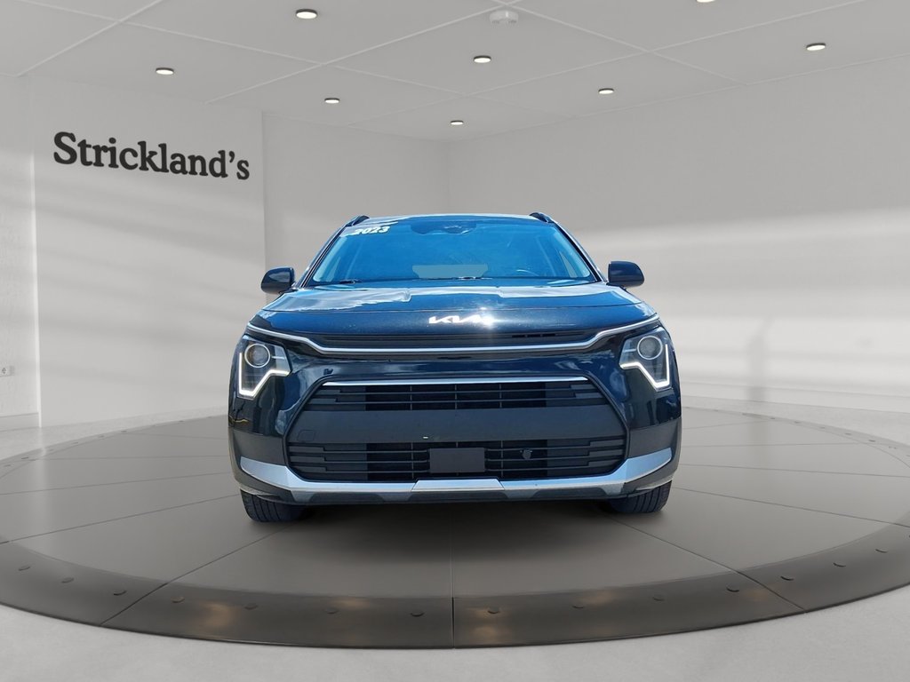 2023 Kia Niro HEV EX Premium in Stratford, Ontario - 2 - w1024h768px
